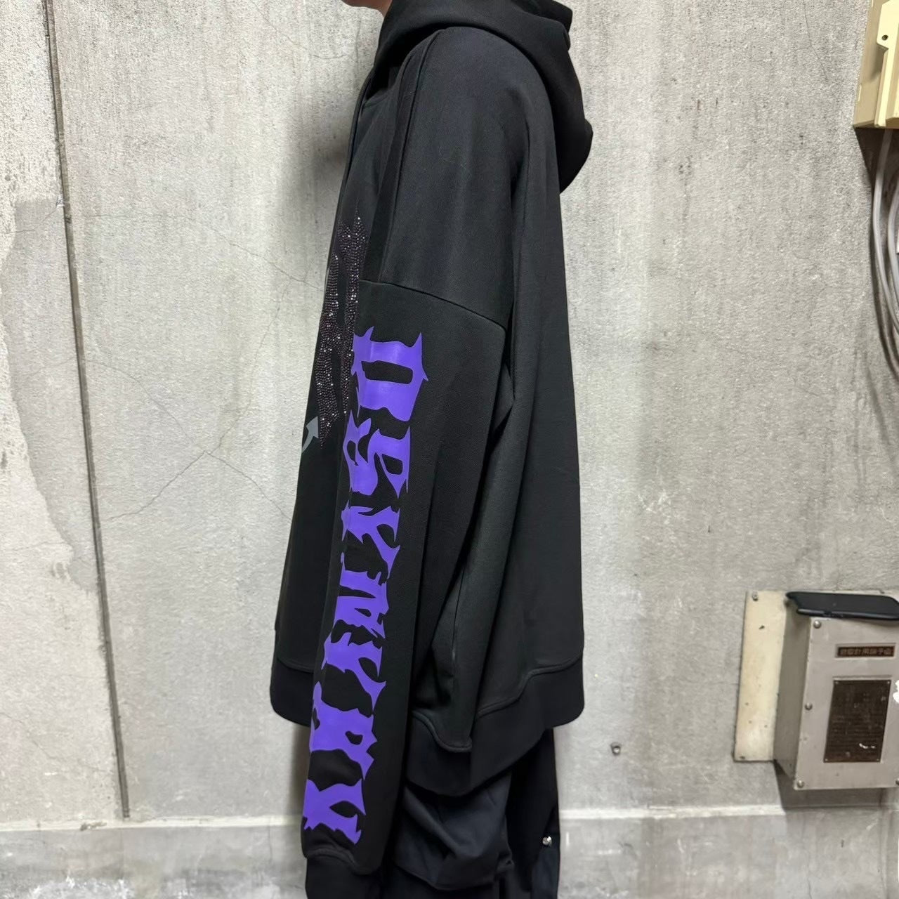 クロミ×PSYNYXXコラボプルオーバーパーカー 地雷 サブカル サンリオ