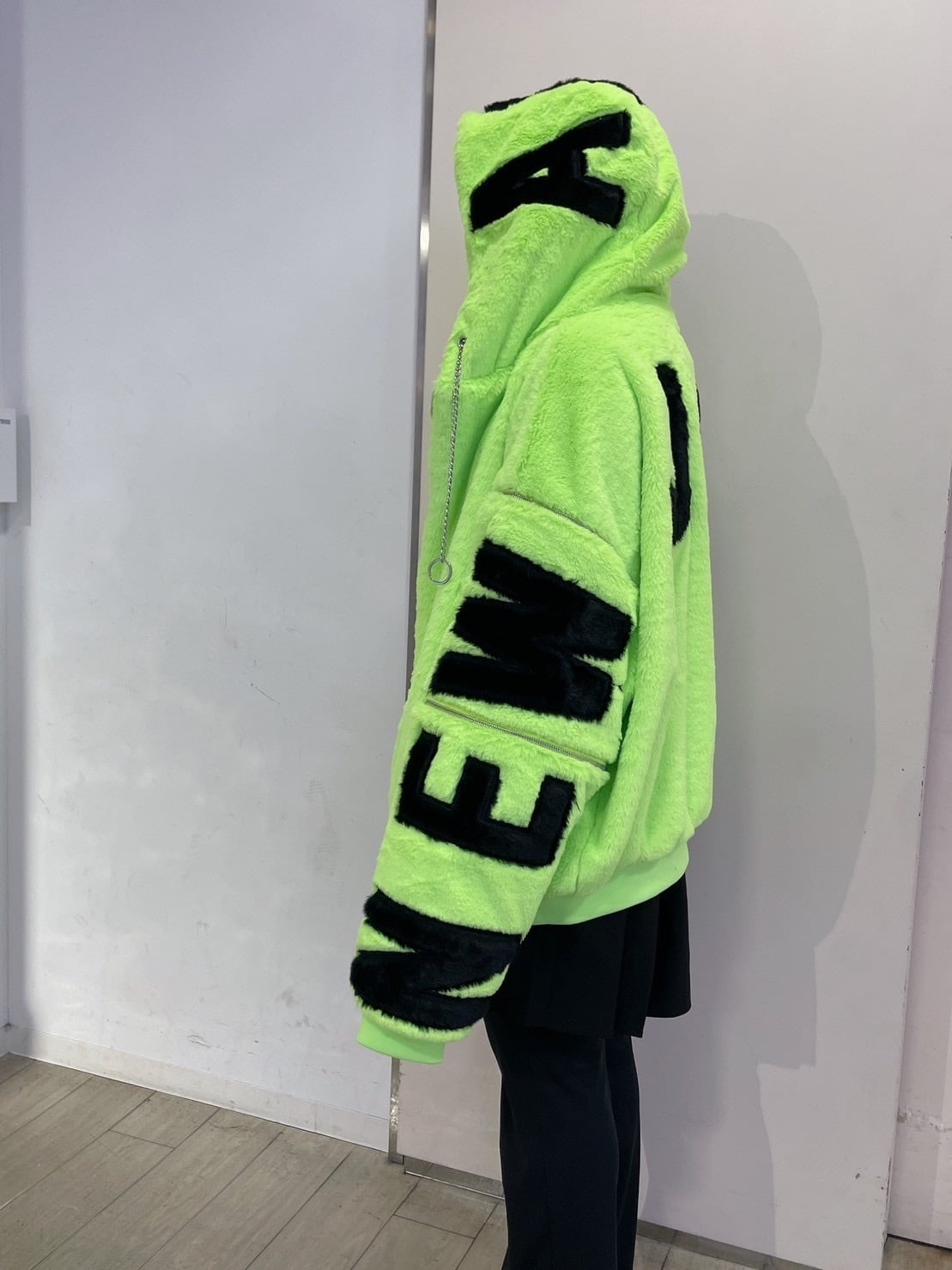 THICC NEWJACKSWING Cazadora pelo flúor