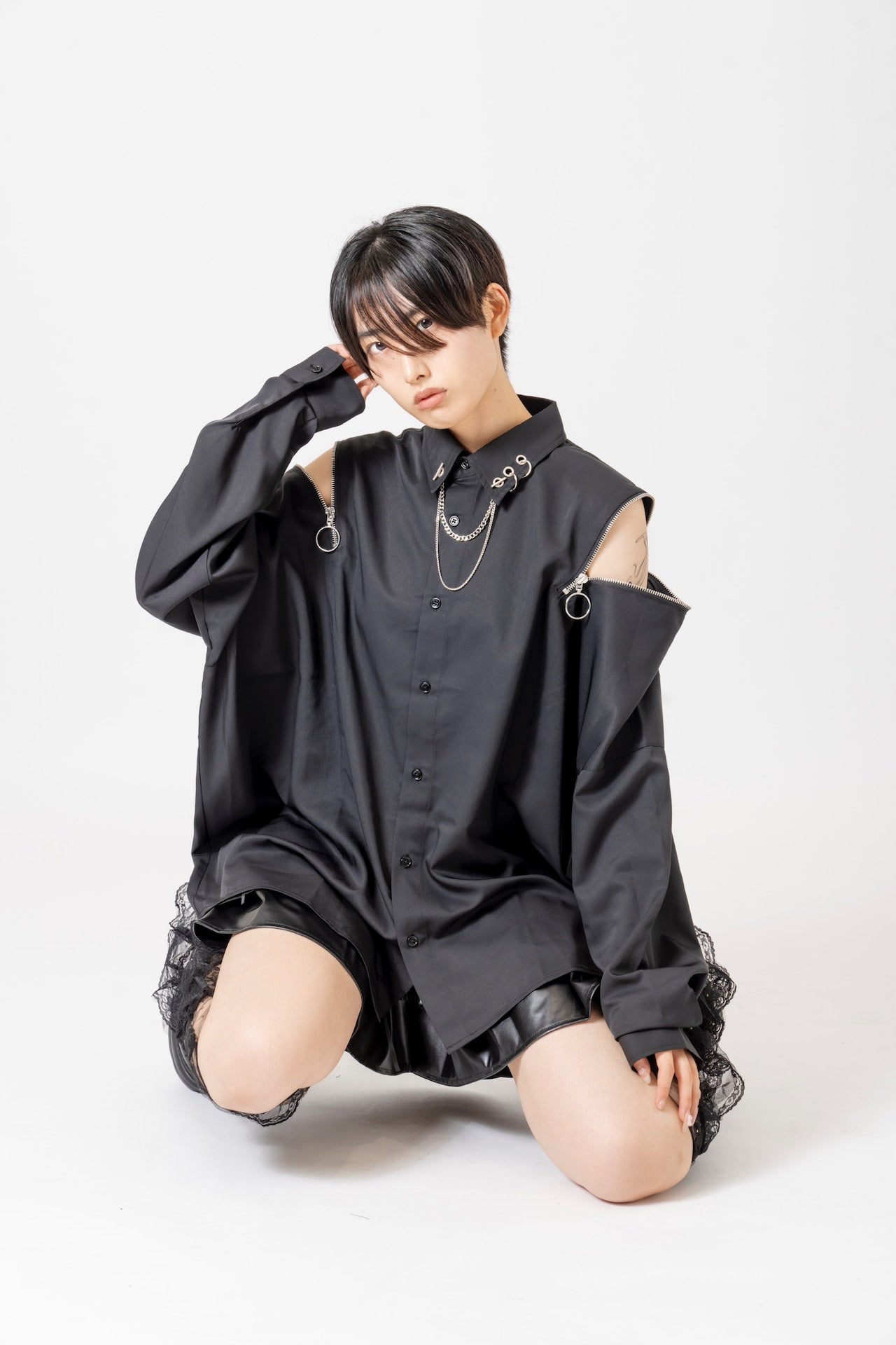 クロミ×PSYNYXX ラインストーンコラボシャツ サンリオ 地雷