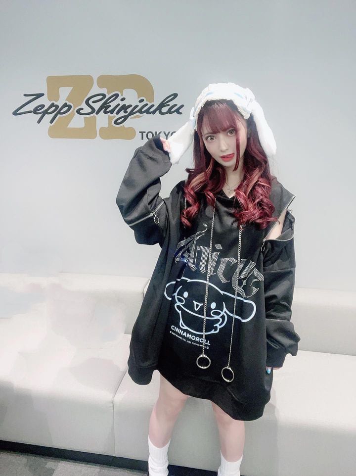 シナモロール×THICC コラボパーカー
