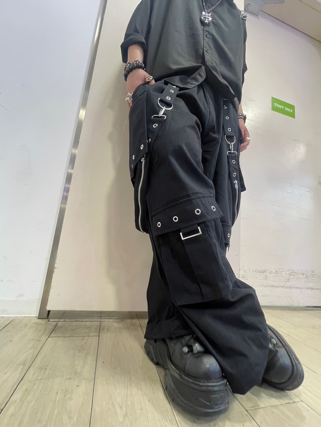【数量限定】　ワイドストラップカーゴパンツ
