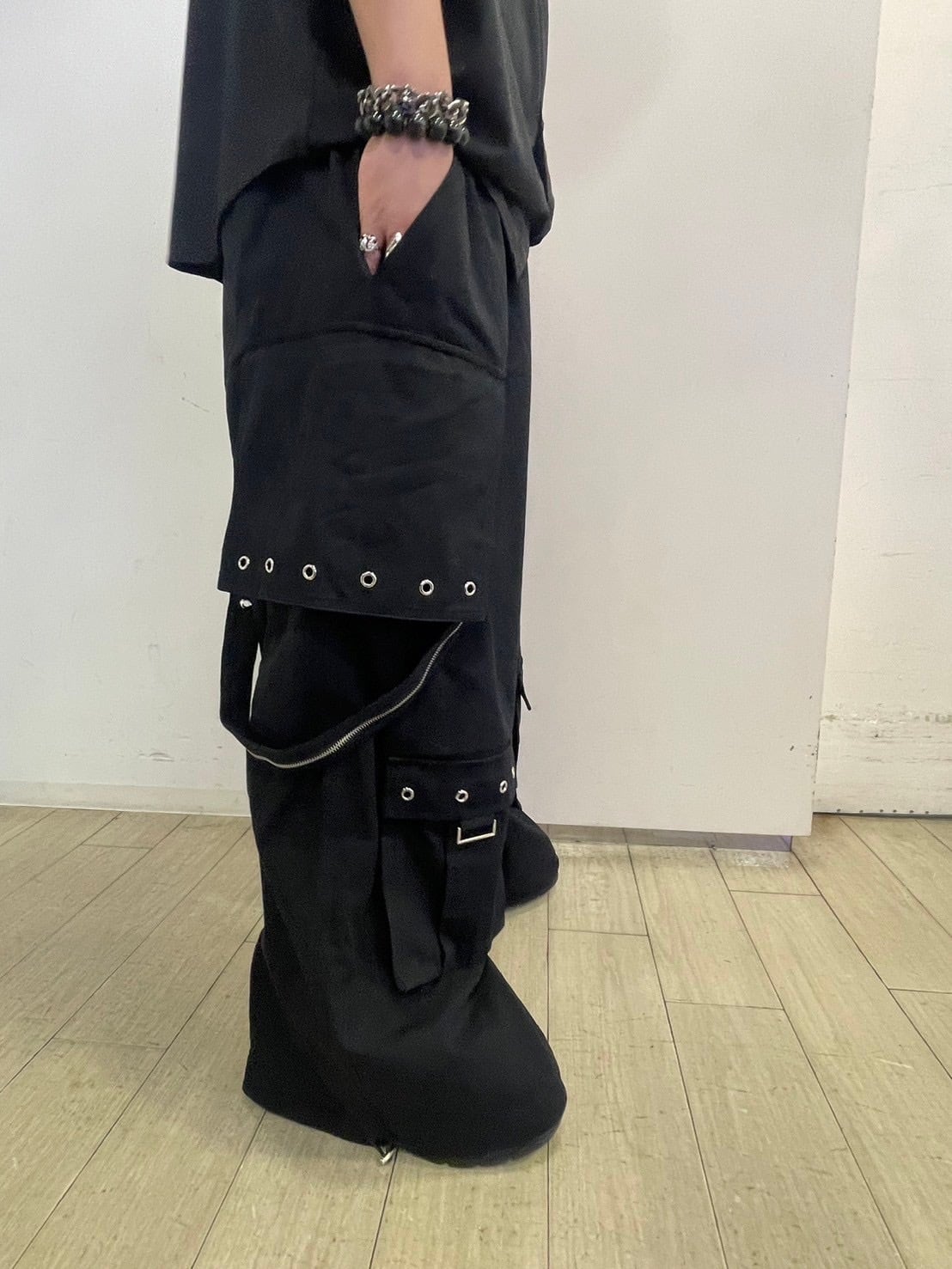 【数量限定】　ワイドストラップカーゴパンツ