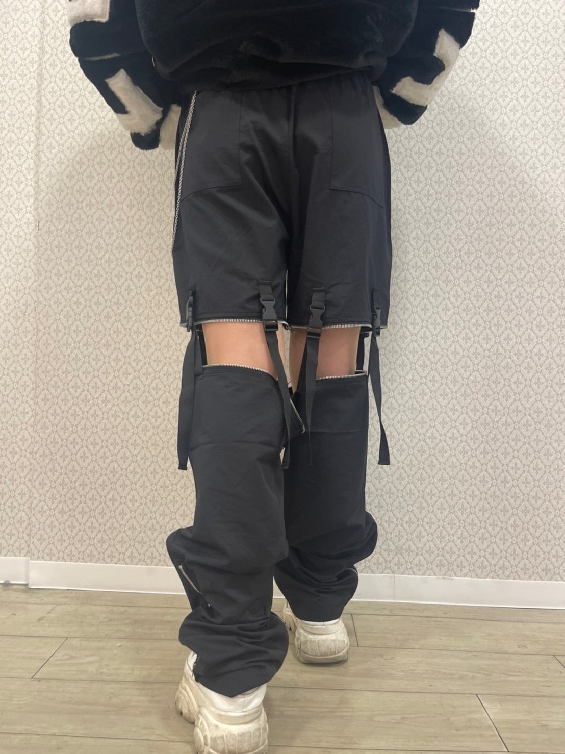 これ履いておけば間違いなしPSYNYXX/THICCコラボ新型zipチェーンカーゴパンツ