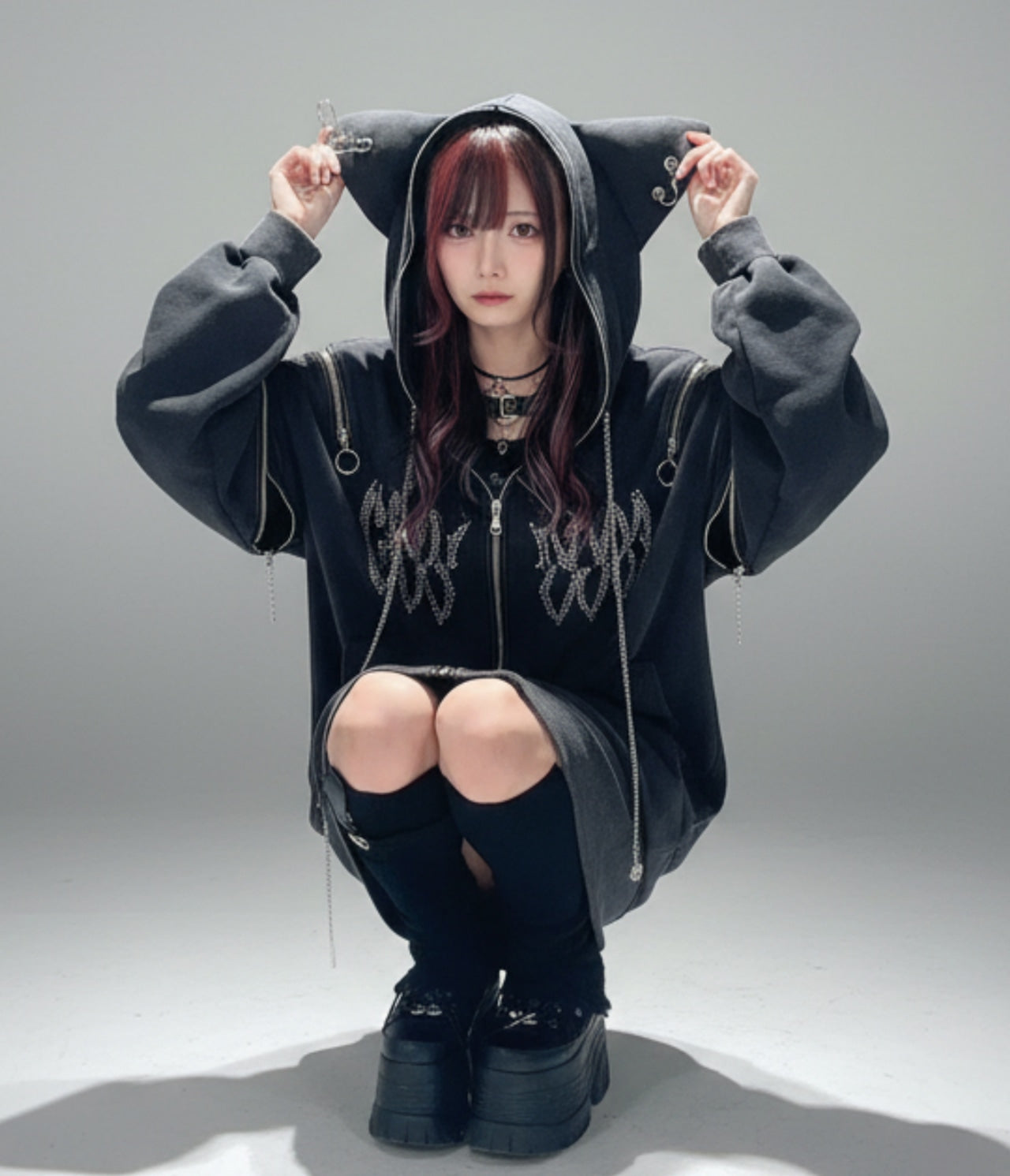 PSYNYXX 猫耳ピグメントラインストーンロゴパーカー