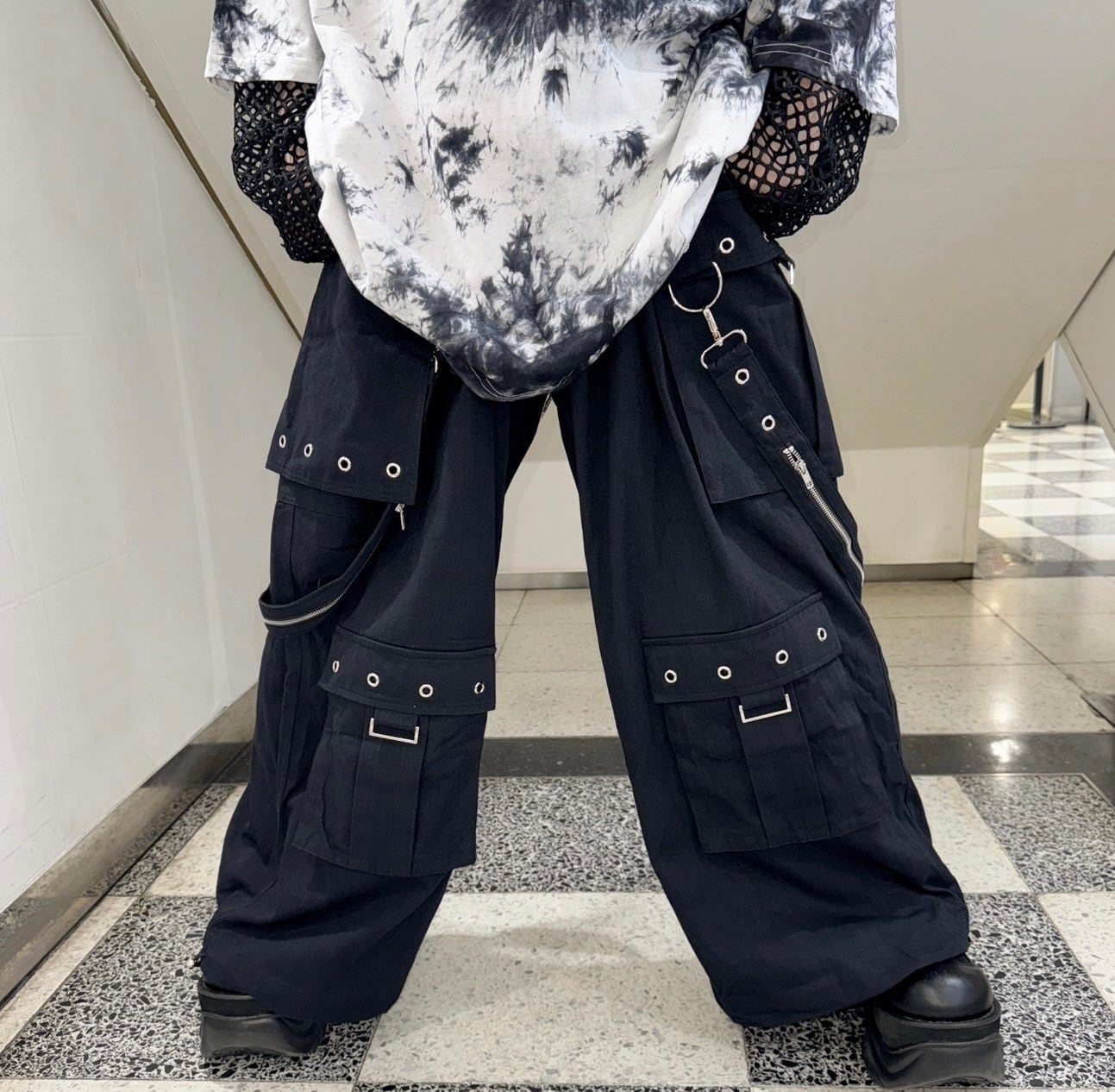 【数量限定】　ワイドストラップカーゴパンツ