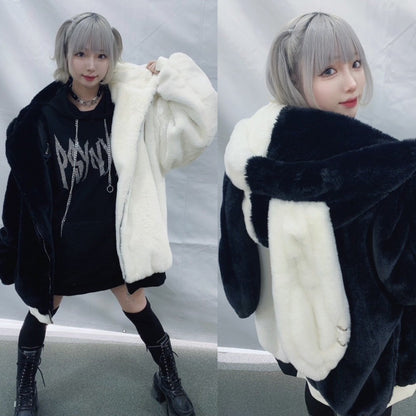 PSYNYXX  ウサ耳ピアス　ハイクオリティファーブルゾン