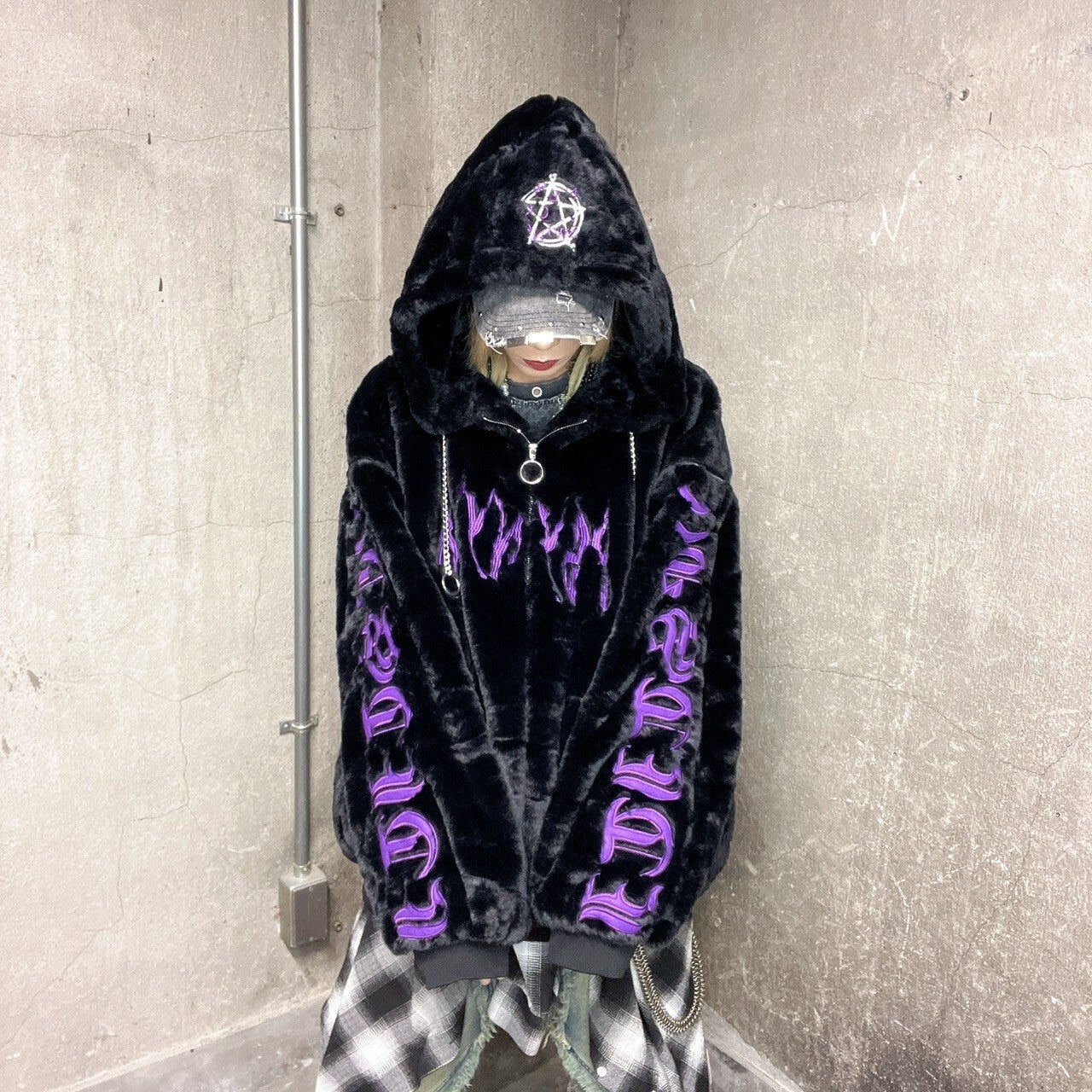PSYNYXX×THICC 魔法陣ファーブルゾン