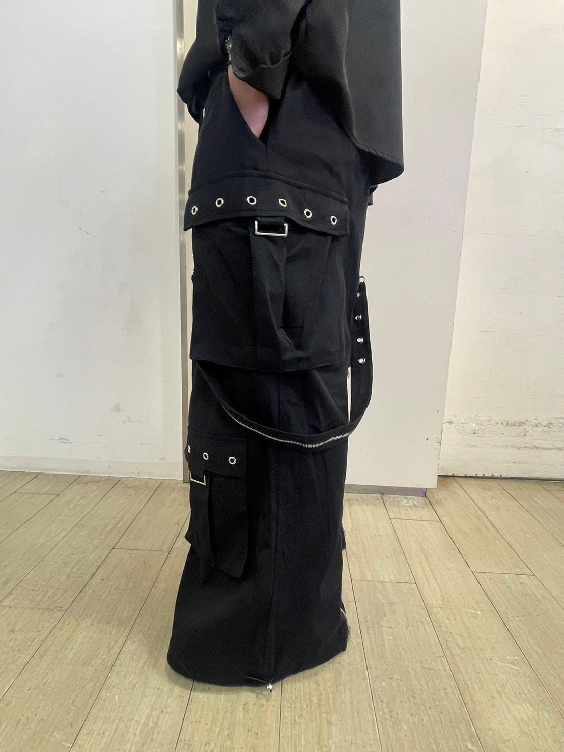【数量限定】　ワイドストラップカーゴパンツ