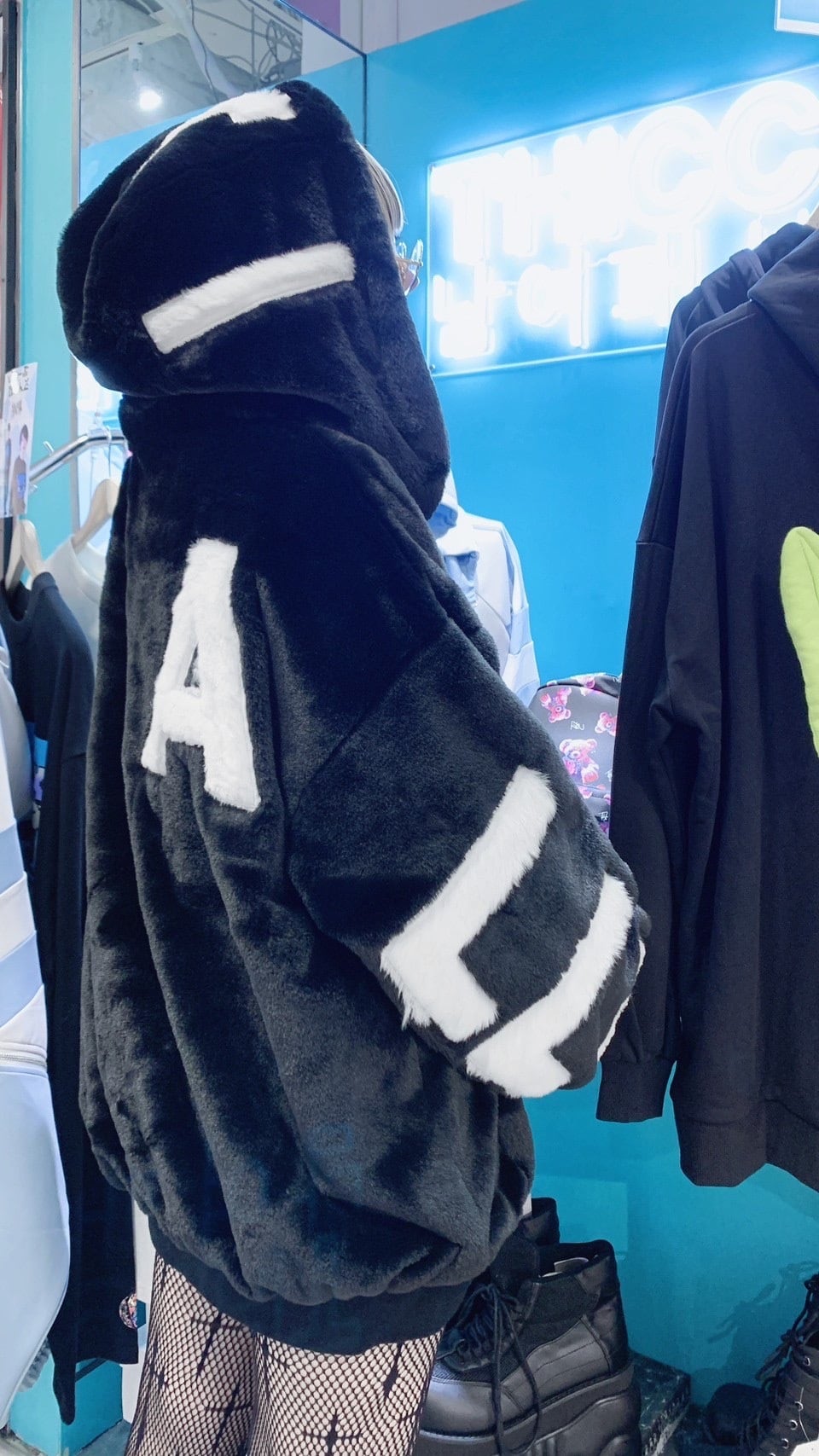 THICC ESSENTIALLY ハイクオリティファーブルゾン
