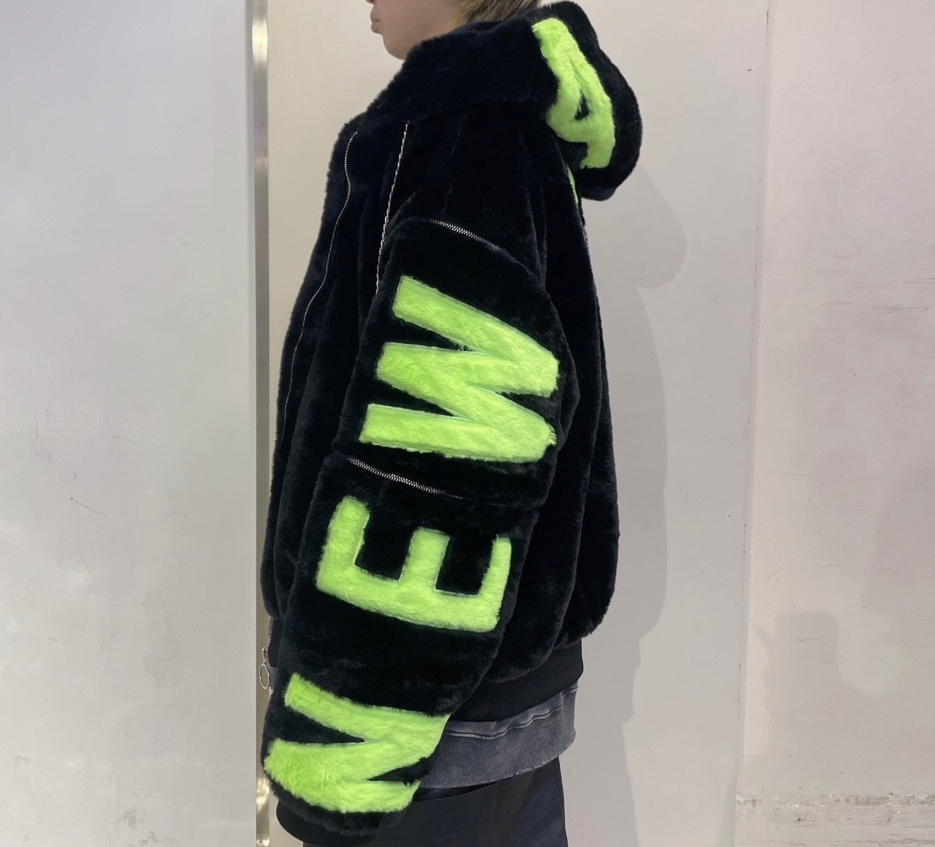 THICC NEWJACKSWING Cazadora pelo flúor